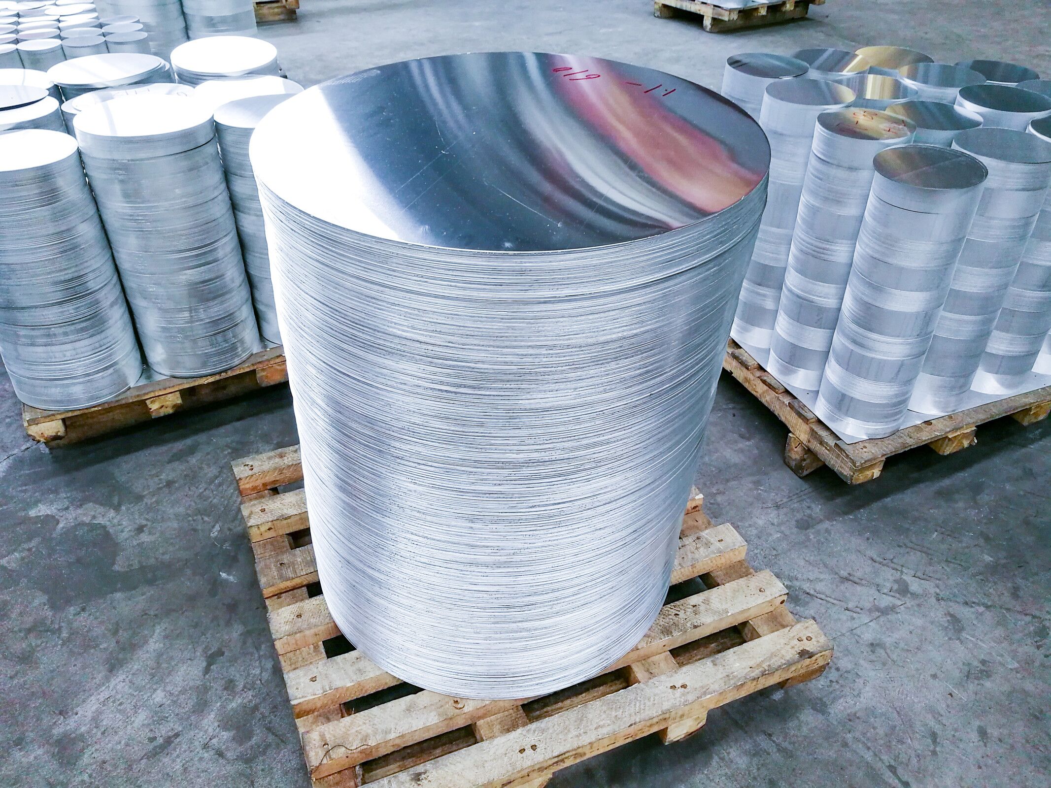 影響沖壓鋁圓片產(chǎn)品價格的因素都有哪些